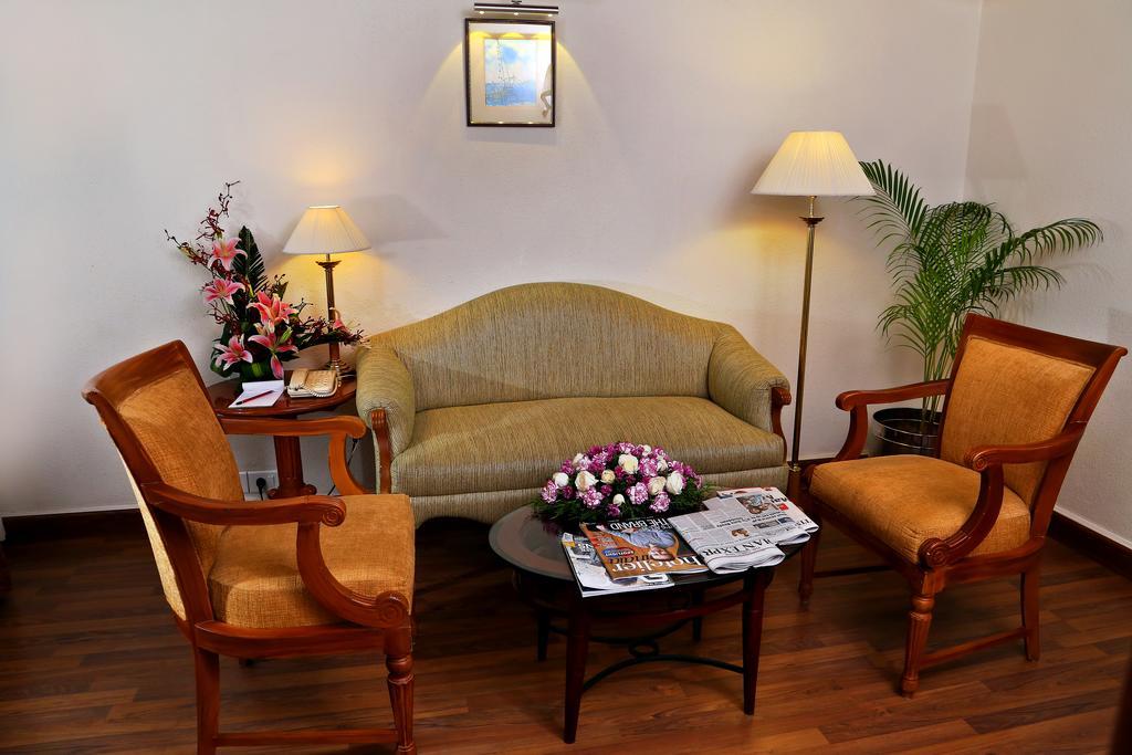 Hotel Gokulam Park Kochi Zimmer foto
