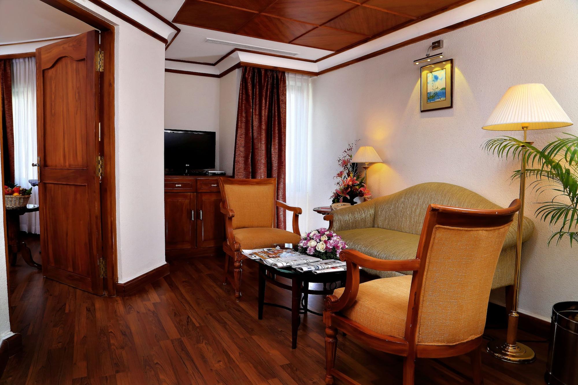 Hotel Gokulam Park Kochi Exterior foto