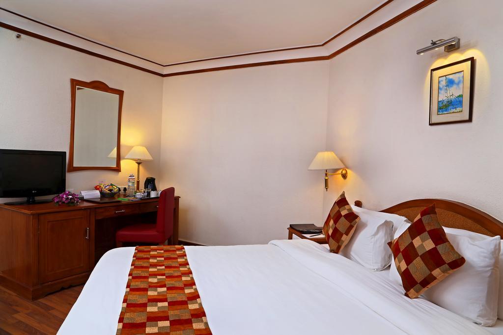 Hotel Gokulam Park Kochi Zimmer foto