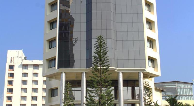 Hotel Gokulam Park Kochi Exterior foto